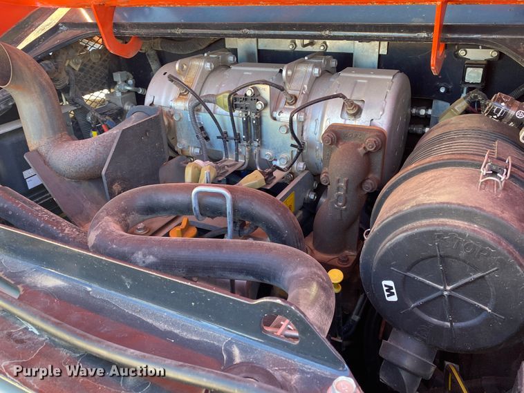 image for item DL6823 2017 Kubota SVL75-2  tracked skid steer loader