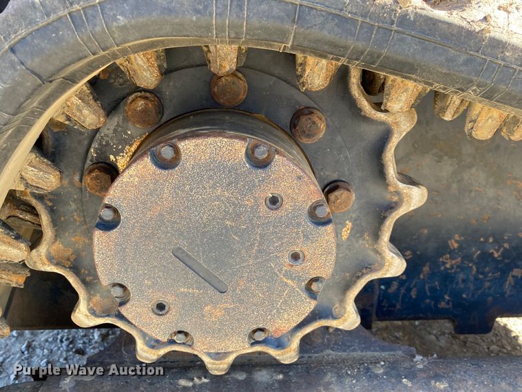 image for item DL6823 2017 Kubota SVL75-2  tracked skid steer loader