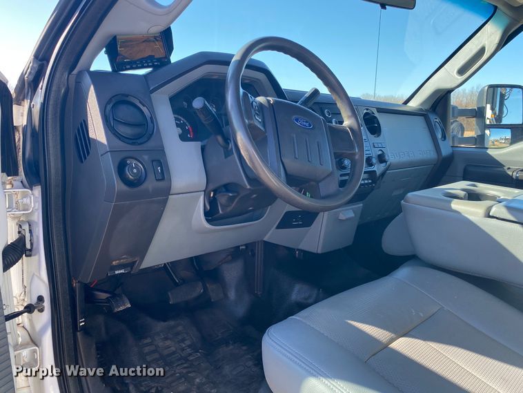 image for item DL6905 2015 Ford F550 Super Duty XL  utility / service truck