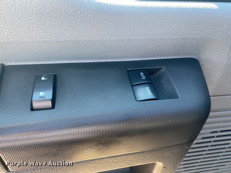 image for item DL6905 2015 Ford F550 Super Duty XL  utility / service truck