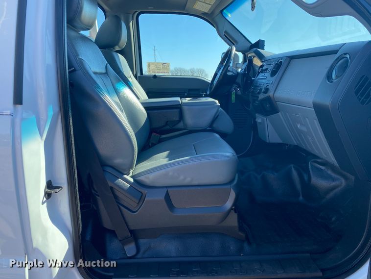 image for item DL6905 2015 Ford F550 Super Duty XL  utility / service truck