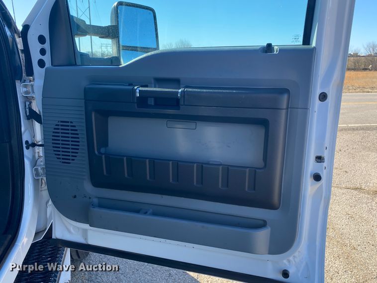 image for item DL6905 2015 Ford F550 Super Duty XL  utility / service truck