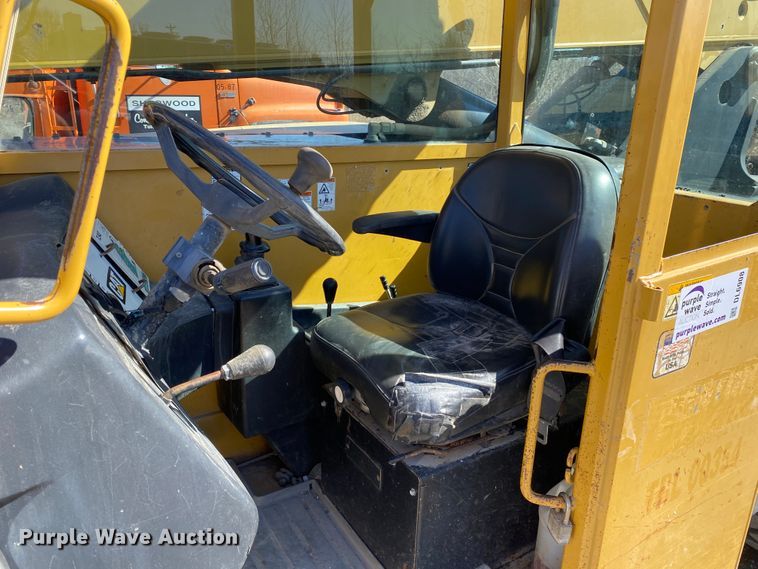 image for item DL6908 2007 Caterpillar TL943  telehandler