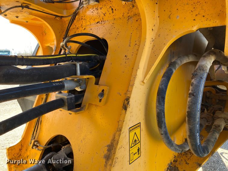 image for item DL6910 2013 Volvo L220G  wheel loader