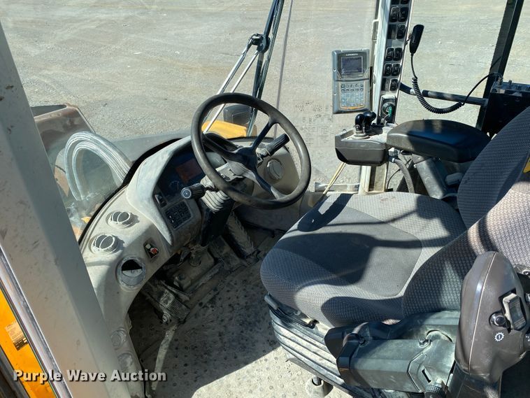 image for item DL6910 2013 Volvo L220G  wheel loader