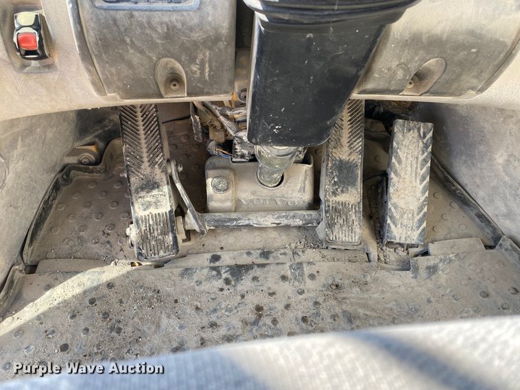 image for item DL6910 2013 Volvo L220G  wheel loader