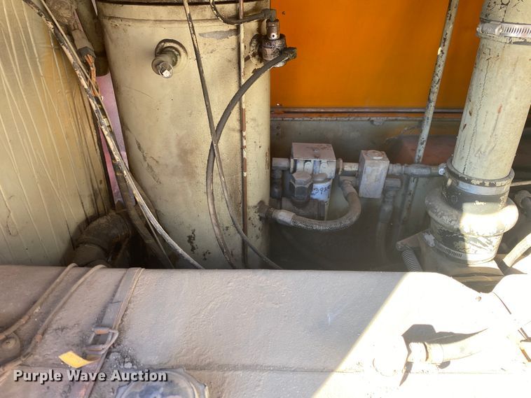 image for item DL6915 1985 Sullivan  air compressor