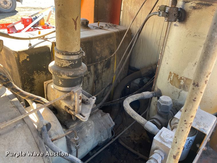 image for item DL6915 1985 Sullivan  air compressor