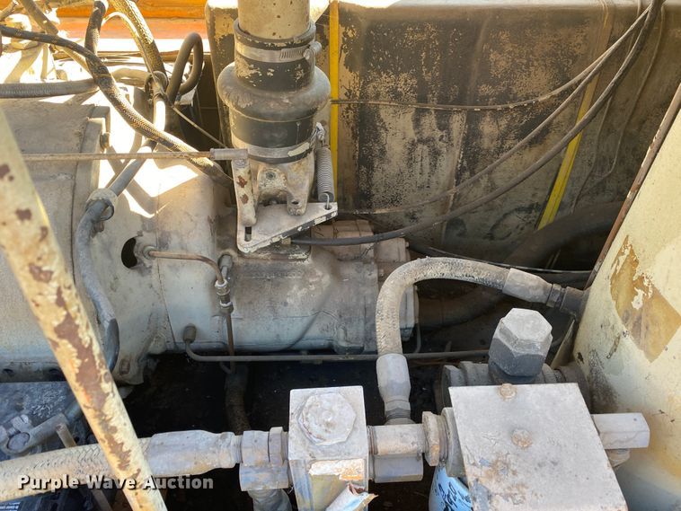 image for item DL6915 1985 Sullivan  air compressor