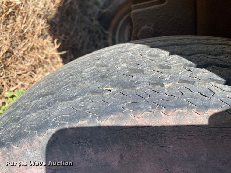 image for item DL6915 1985 Sullivan  air compressor