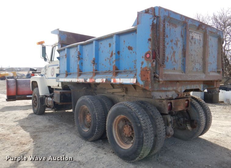 image for item DM4467 1985 Ford LT8000  dump truck