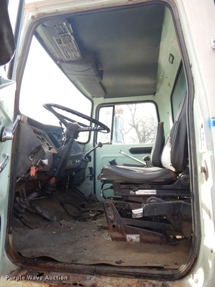 image for item DM4467 1985 Ford LT8000  dump truck