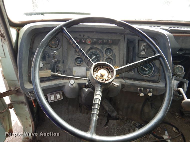 image for item DM4467 1985 Ford LT8000  dump truck