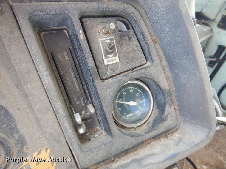 image for item DM4467 1985 Ford LT8000  dump truck