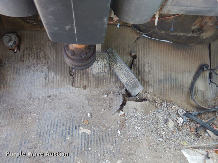 image for item DM4467 1985 Ford LT8000  dump truck