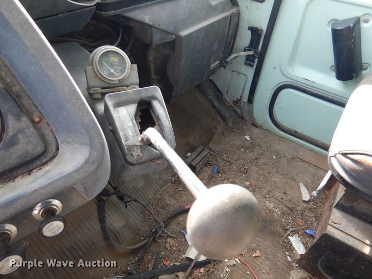 image for item DM4467 1985 Ford LT8000  dump truck