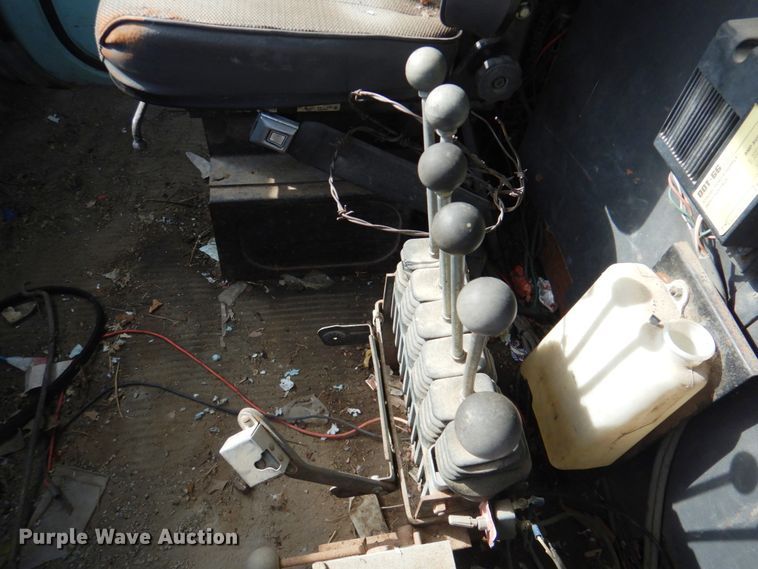 image for item DM4467 1985 Ford LT8000  dump truck