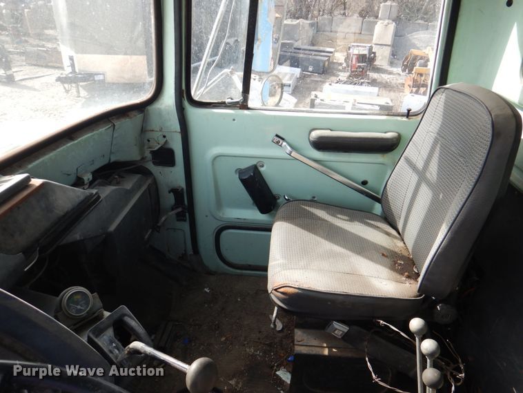 image for item DM4467 1985 Ford LT8000  dump truck