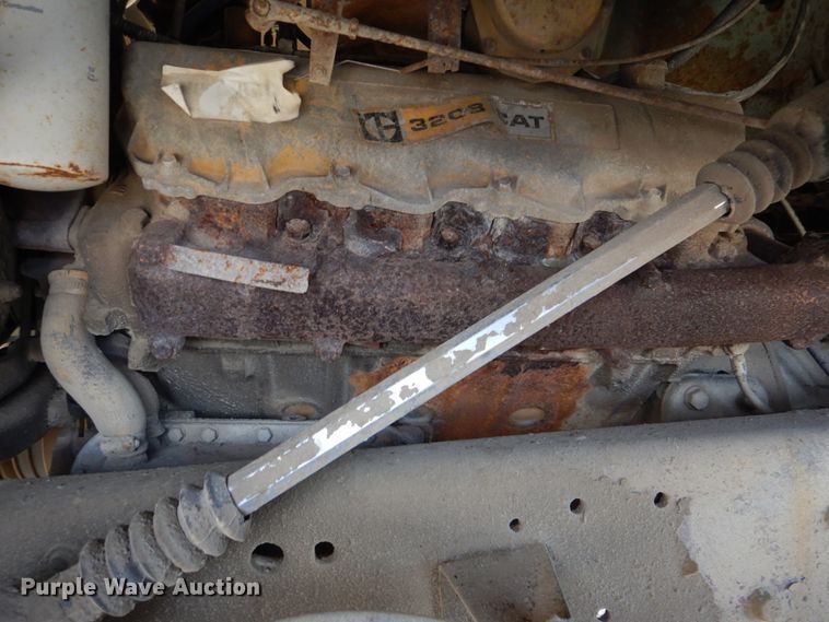 image for item DM4467 1985 Ford LT8000  dump truck