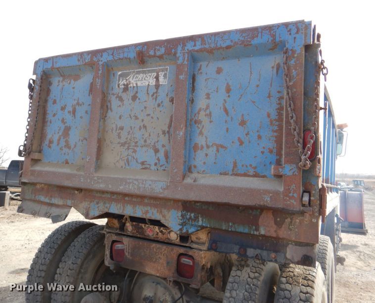 image for item DM4467 1985 Ford LT8000  dump truck