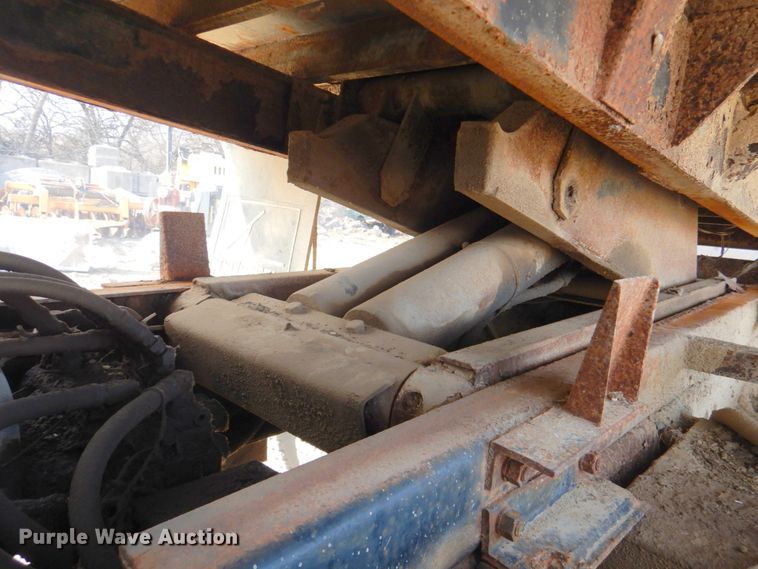 image for item DM4467 1985 Ford LT8000  dump truck