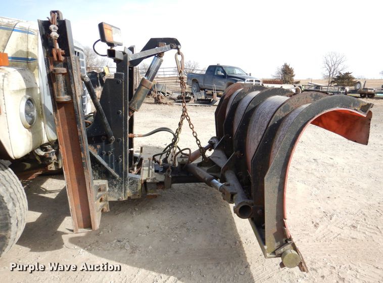 image for item DM4467 1985 Ford LT8000  dump truck