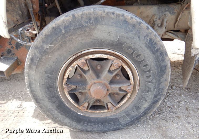 image for item DM4467 1985 Ford LT8000  dump truck