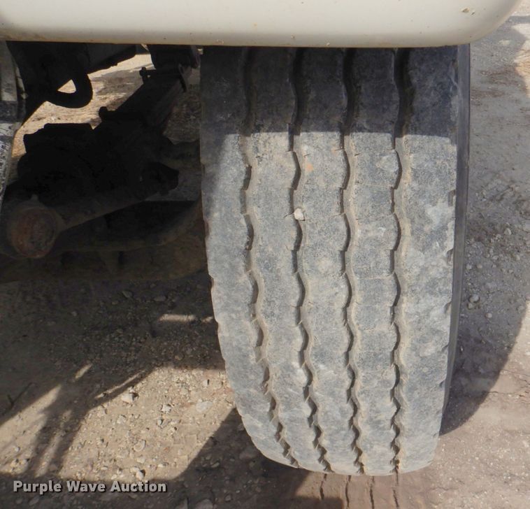 image for item DM4467 1985 Ford LT8000  dump truck