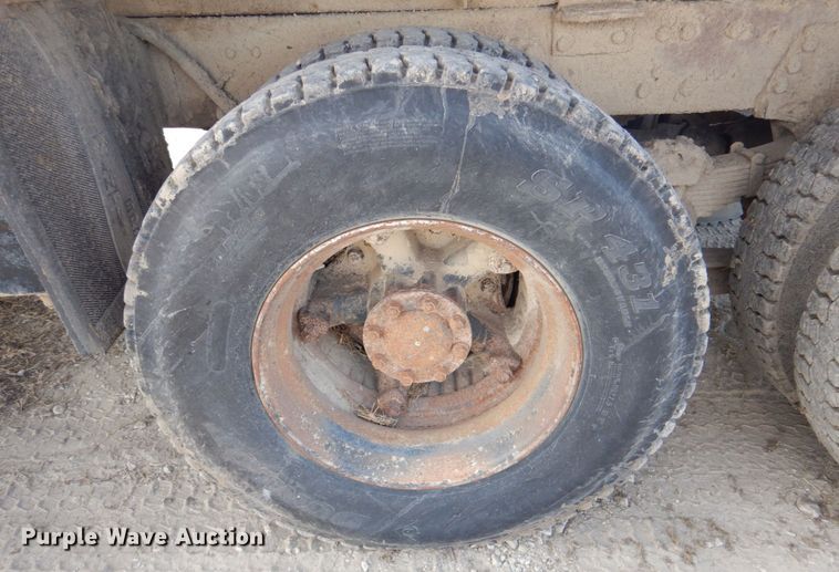 image for item DM4467 1985 Ford LT8000  dump truck