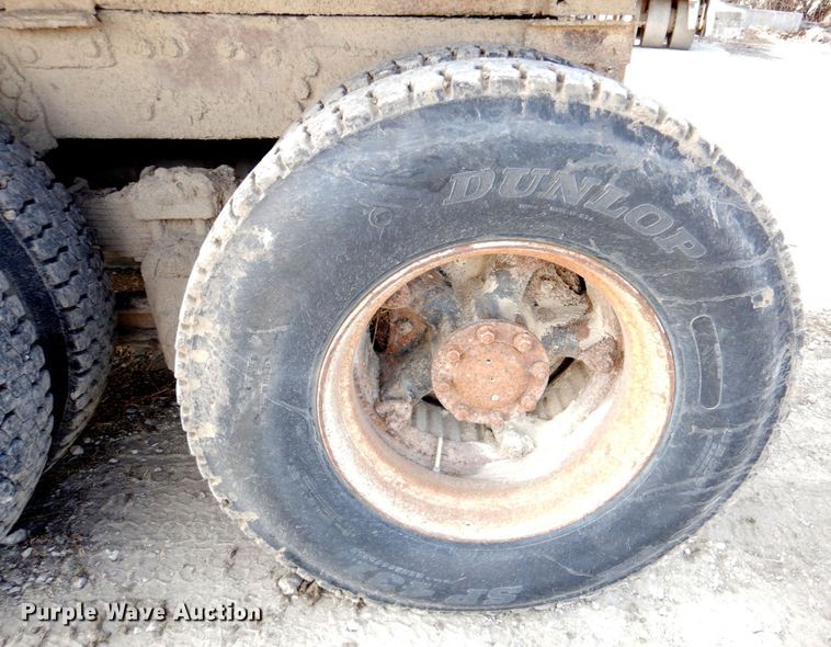 image for item DM4467 1985 Ford LT8000  dump truck