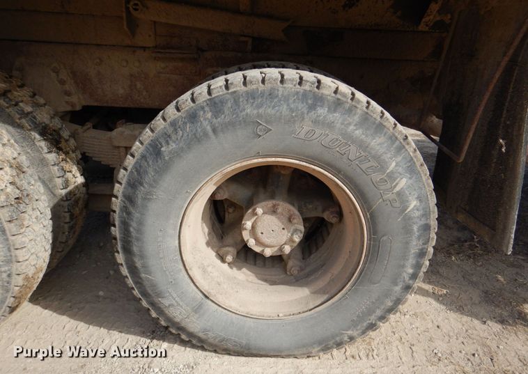 image for item DM4467 1985 Ford LT8000  dump truck