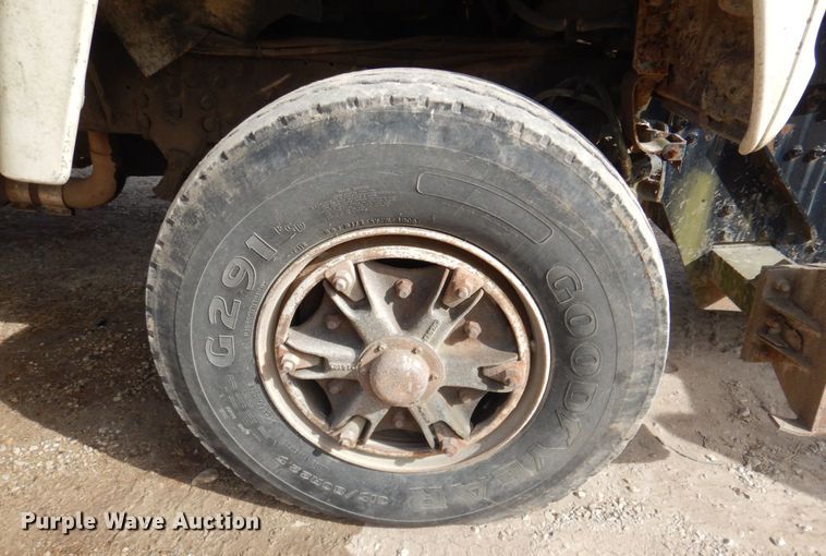 image for item DM4467 1985 Ford LT8000  dump truck