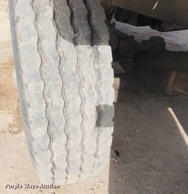 image for item DM4467 1985 Ford LT8000  dump truck