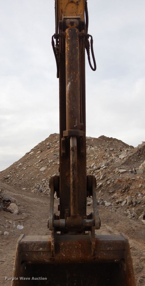 image for item DM4472 1998 Komatsu PC400LC-6  long reach excavator