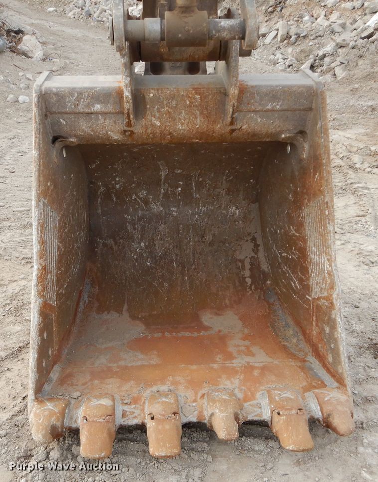 image for item DM4472 1998 Komatsu PC400LC-6  long reach excavator