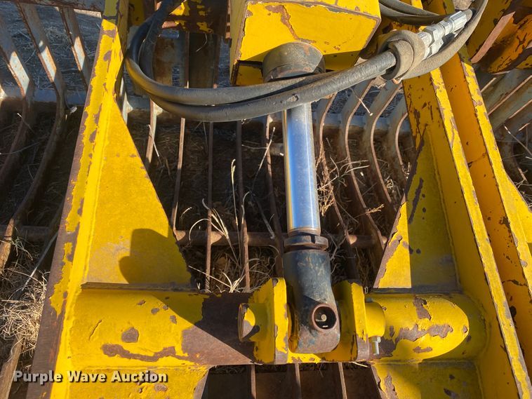 image for item DM8257 72" W skid steer grapple bucket