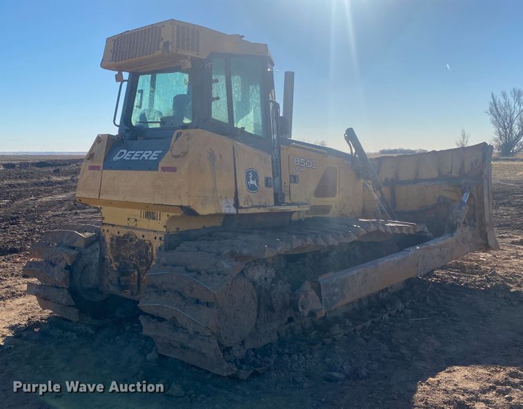 image for item DM8262 2007 John Deere 850J  dozer
