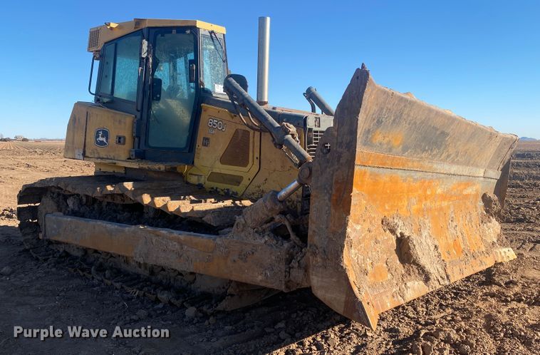 image for item DM8262 2007 John Deere 850J  dozer