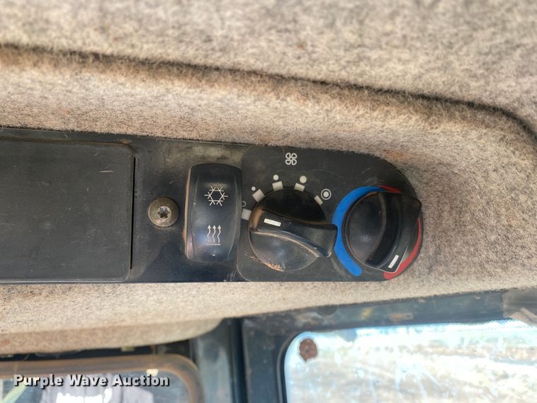 image for item DM8262 2007 John Deere 850J  dozer