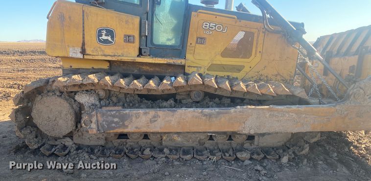 image for item DM8262 2007 John Deere 850J  dozer