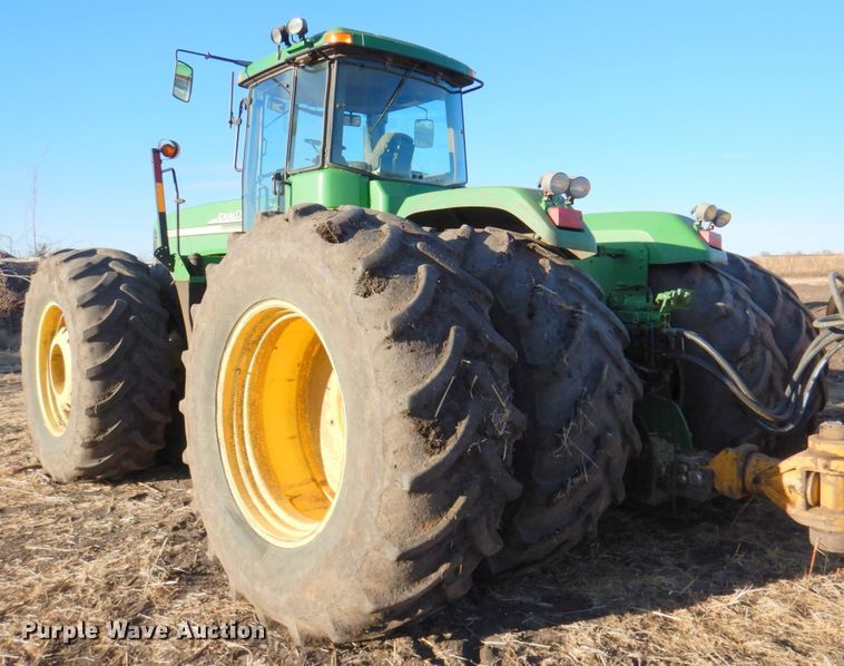 image for item DN1251 2003 John Deere 9520  4WD tractor