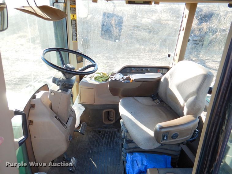 image for item DN1251 2003 John Deere 9520  4WD tractor