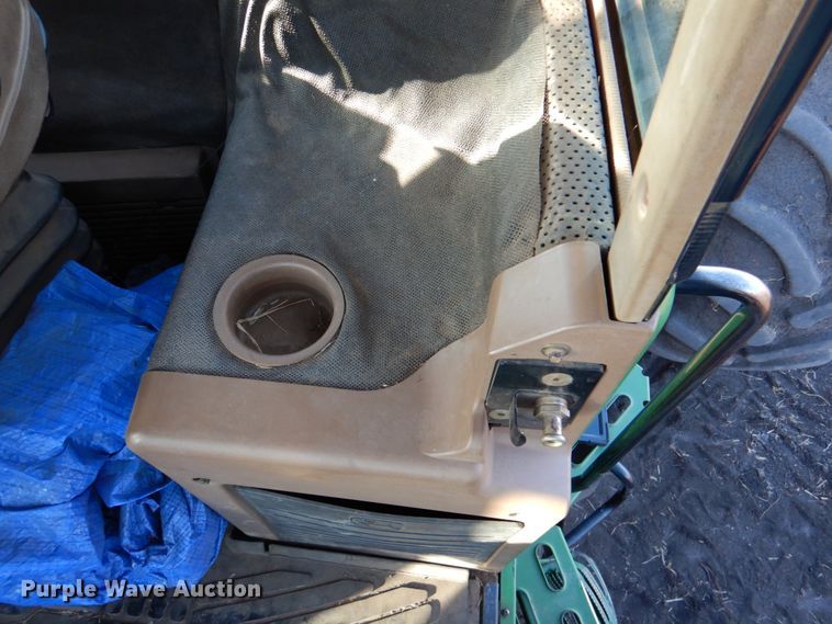 image for item DN1251 2003 John Deere 9520  4WD tractor