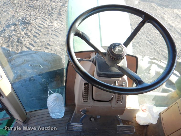 image for item DN1251 2003 John Deere 9520  4WD tractor