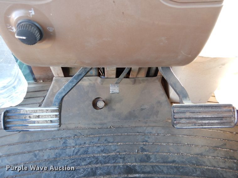 image for item DN1251 2003 John Deere 9520  4WD tractor