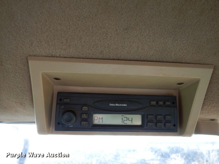 image for item DN1251 2003 John Deere 9520  4WD tractor