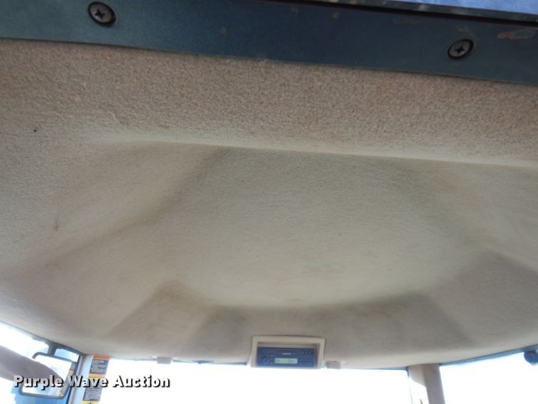 image for item DN1251 2003 John Deere 9520  4WD tractor