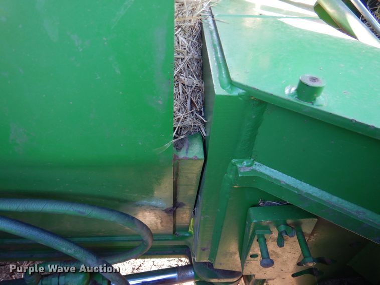 image for item DN1251 2003 John Deere 9520  4WD tractor