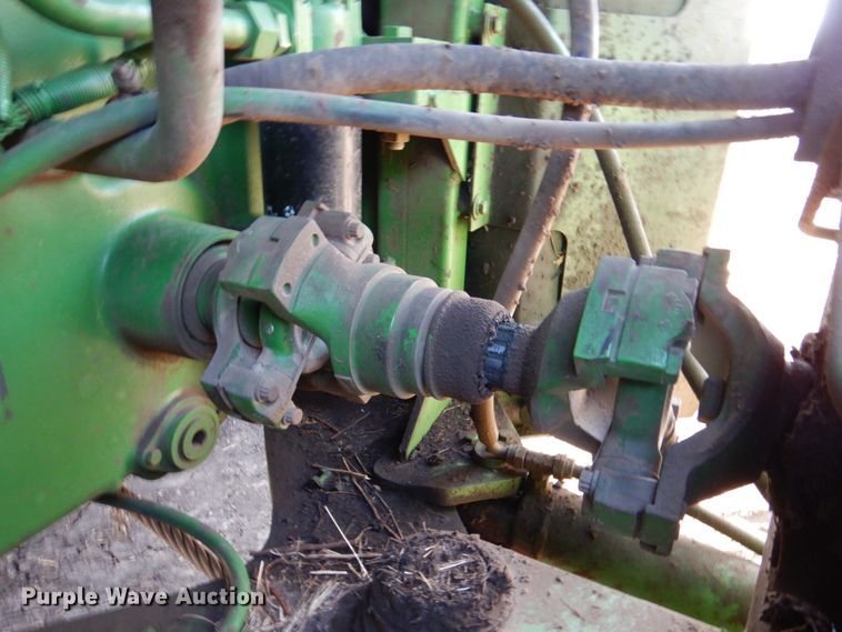 image for item DN1251 2003 John Deere 9520  4WD tractor