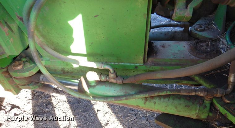 image for item DN1251 2003 John Deere 9520  4WD tractor